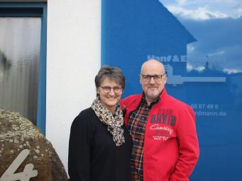 Hanf &amp; Erdmann unterstützen Deafgirls